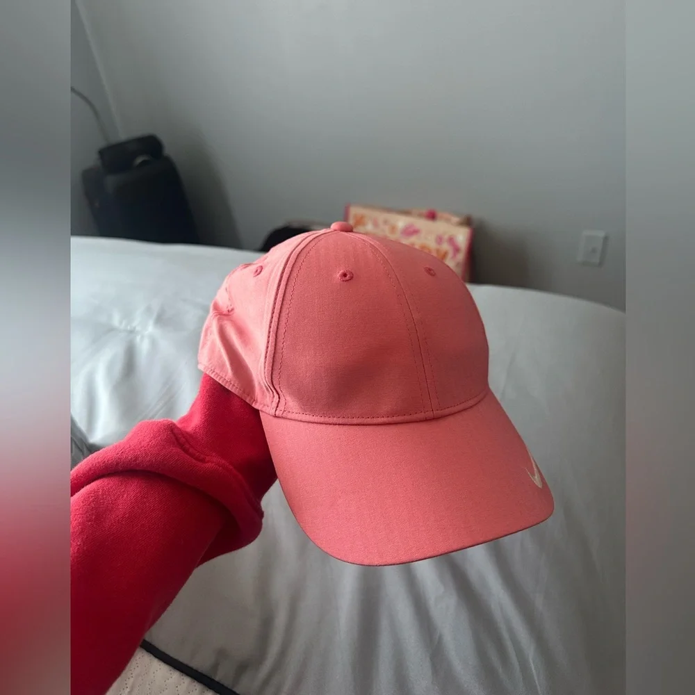 Pink Nike dryfit hat never worn - Picture 8 of 8